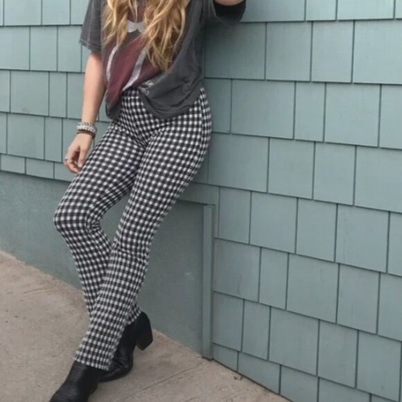 Urban Outfitters Casey Kick Flare Black and White Checkered Pant - Picture 4 of 10